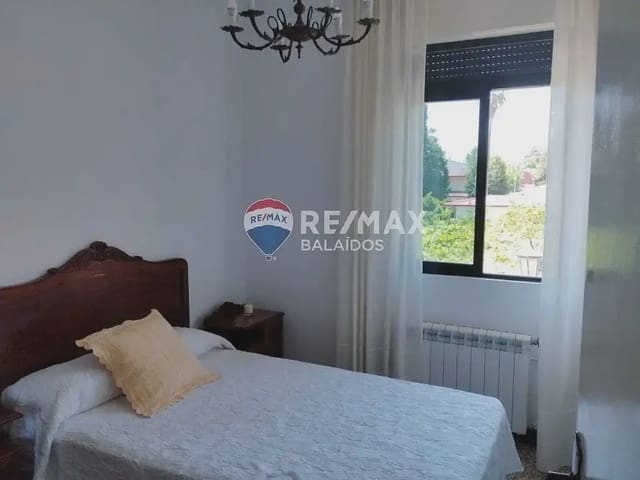 3 soverom Villa til salgs i Tui med garasje - € 250 000 (Ref: 9762305)