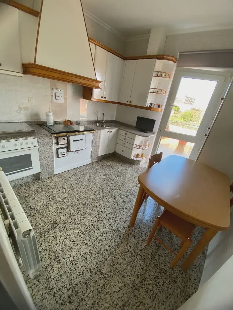 3 soverom Villa til salgs i Tui med garasje - € 250 000 (Ref: 9762305)