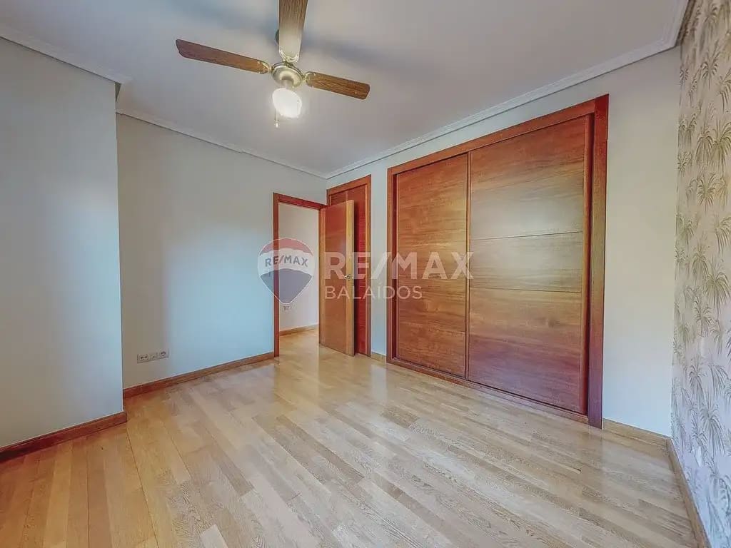 6 soverom Villa til salgs i Tui med svømmebasseng garasje - € 570 000 (Ref: 9762306)