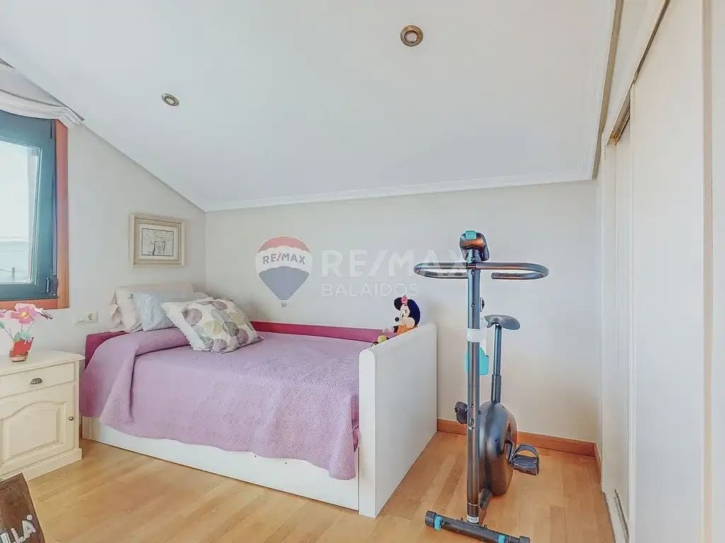 6 soverom Villa til salgs i Tui med svømmebasseng garasje - € 570 000 (Ref: 9762306)