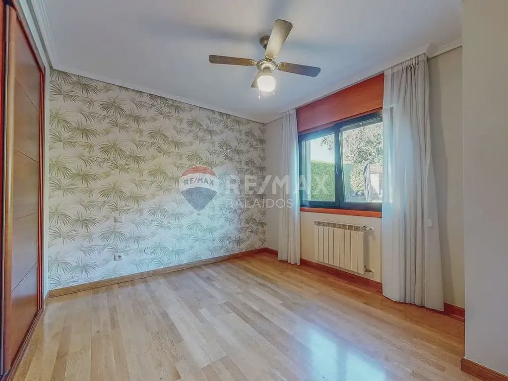 6 soverom Villa til salgs i Tui med svømmebasseng garasje - € 570 000 (Ref: 9762306)