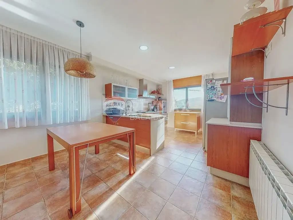 6 soverom Villa til salgs i Tui med svømmebasseng garasje - € 570 000 (Ref: 9762306)