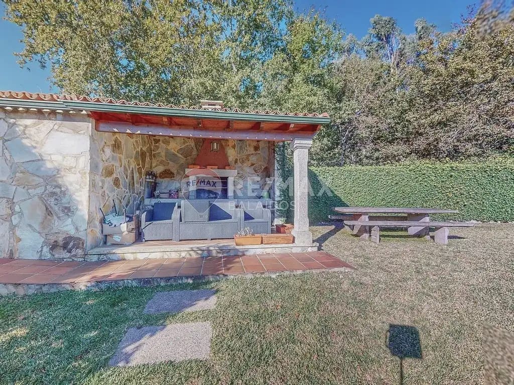 6 soverom Villa til salgs i Tui med svømmebasseng garasje - € 570 000 (Ref: 9762306)