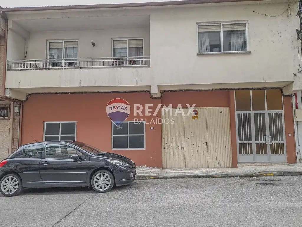 4 soverom Villa til salgs i Ponteareas med garasje - € 250 000 (Ref: 9762307)