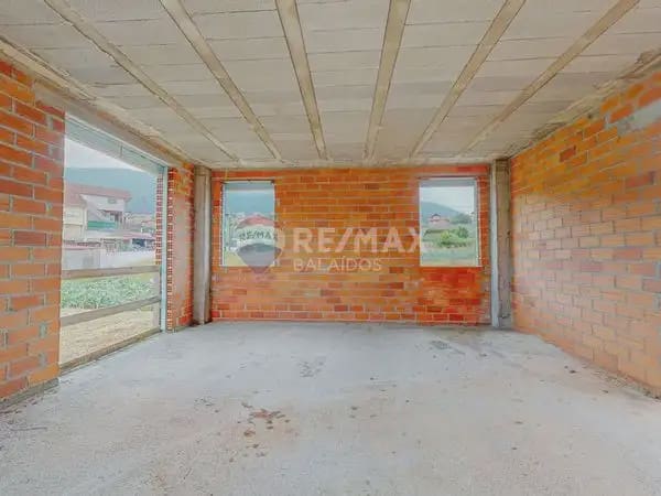 4 soverom Villa til salgs i Vilaboa med garasje - € 175 000 (Ref: 9762382)