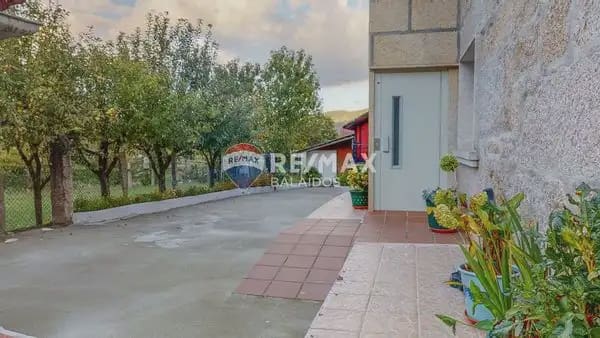 4 sovrum Finca/Hus på landet till salu i Ponteareas med garage - 270 000 € (Ref: 9762387)