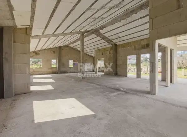 3 bedroom Villa for sale in O Porrino with garage - € 255,000 (Ref: 9762478)