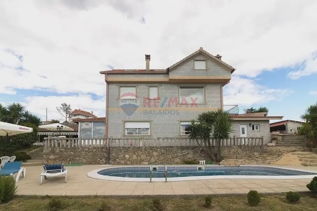 5 bedroom Villa for sale in As Neves with pool garage - € 295,000 (Ref: 9762479)