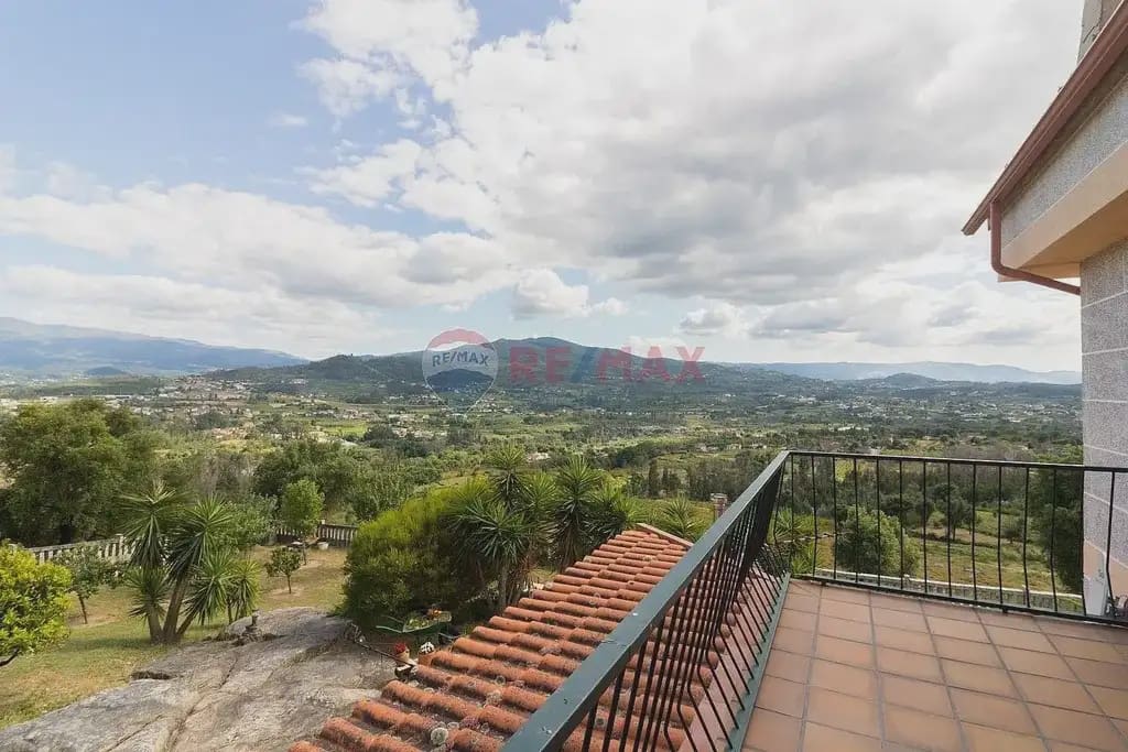 5 bedroom Villa for sale in As Neves with pool garage - € 295,000 (Ref: 9762479)