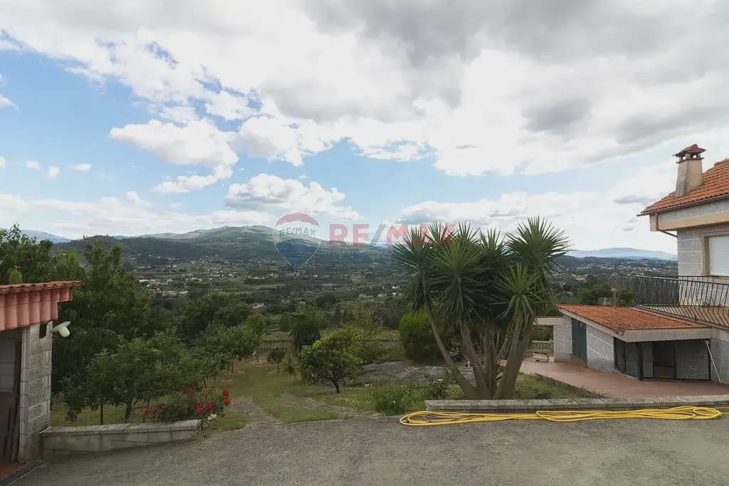 5 bedroom Villa for sale in As Neves with pool garage - € 295,000 (Ref: 9762479)