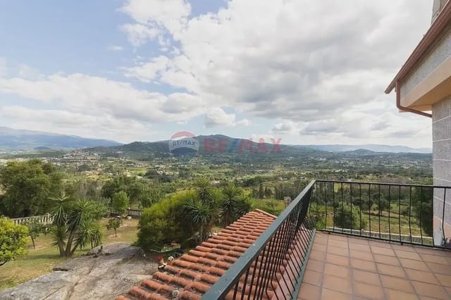 5 bedroom Villa for sale in As Neves with pool garage - € 295,000 (Ref: 9762479)