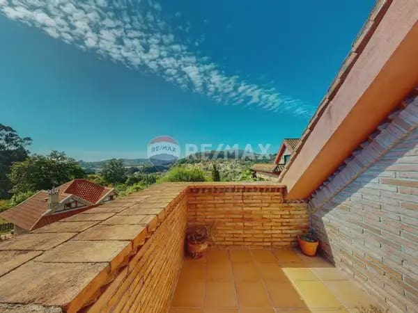 4 sypialnia Willa na sprzedaż w Gondomar z basenem garażem - 485 000 € (Ref: 9762480)