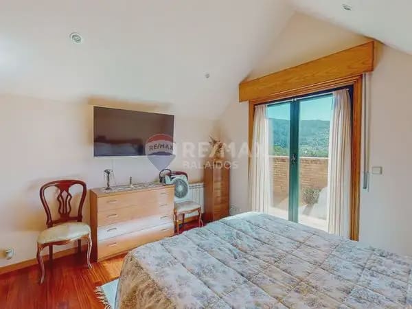 4 sypialnia Willa na sprzedaż w Gondomar z basenem garażem - 485 000 € (Ref: 9762480)