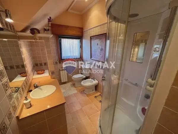 4 sypialnia Willa na sprzedaż w Gondomar z basenem garażem - 485 000 € (Ref: 9762480)