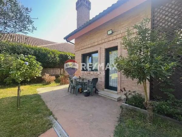 4 sypialnia Willa na sprzedaż w Gondomar z basenem garażem - 485 000 € (Ref: 9762480)