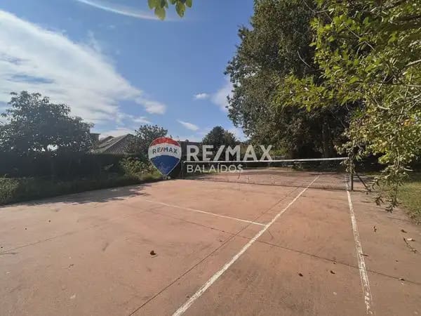 4 sypialnia Willa na sprzedaż w Gondomar z basenem garażem - 485 000 € (Ref: 9762480)