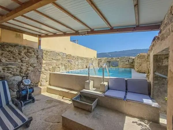 5 soverom Kjedet enebolig til salgs i O Rosal med svømmebasseng garasje - € 439 500 (Ref: 9763269)