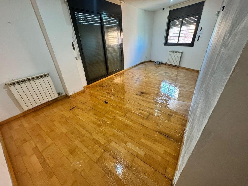 Piso de 2 habitaciones en Terrassa en venta - 179.000 € (Ref: 9908298)