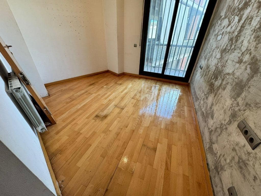 Piso de 2 habitaciones en Terrassa en venta - 179.000 € (Ref: 9908298)