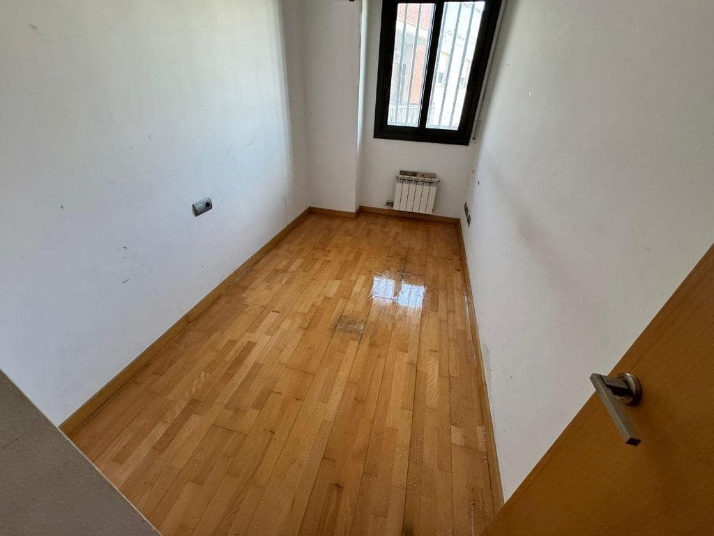 Piso de 2 habitaciones en Terrassa en venta - 179.000 € (Ref: 9908298)