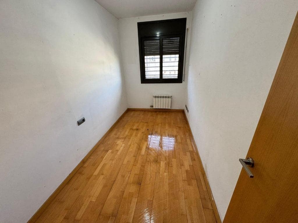 Piso de 2 habitaciones en Terrassa en venta - 179.000 € (Ref: 9908298)