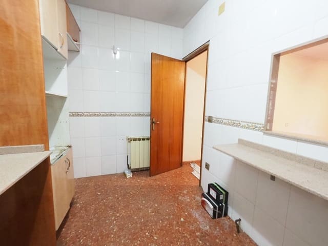 Chalet de 3 habitaciones en Vacarisses en venta con piscina garaje - 315.000 € (Ref: 9908299)
