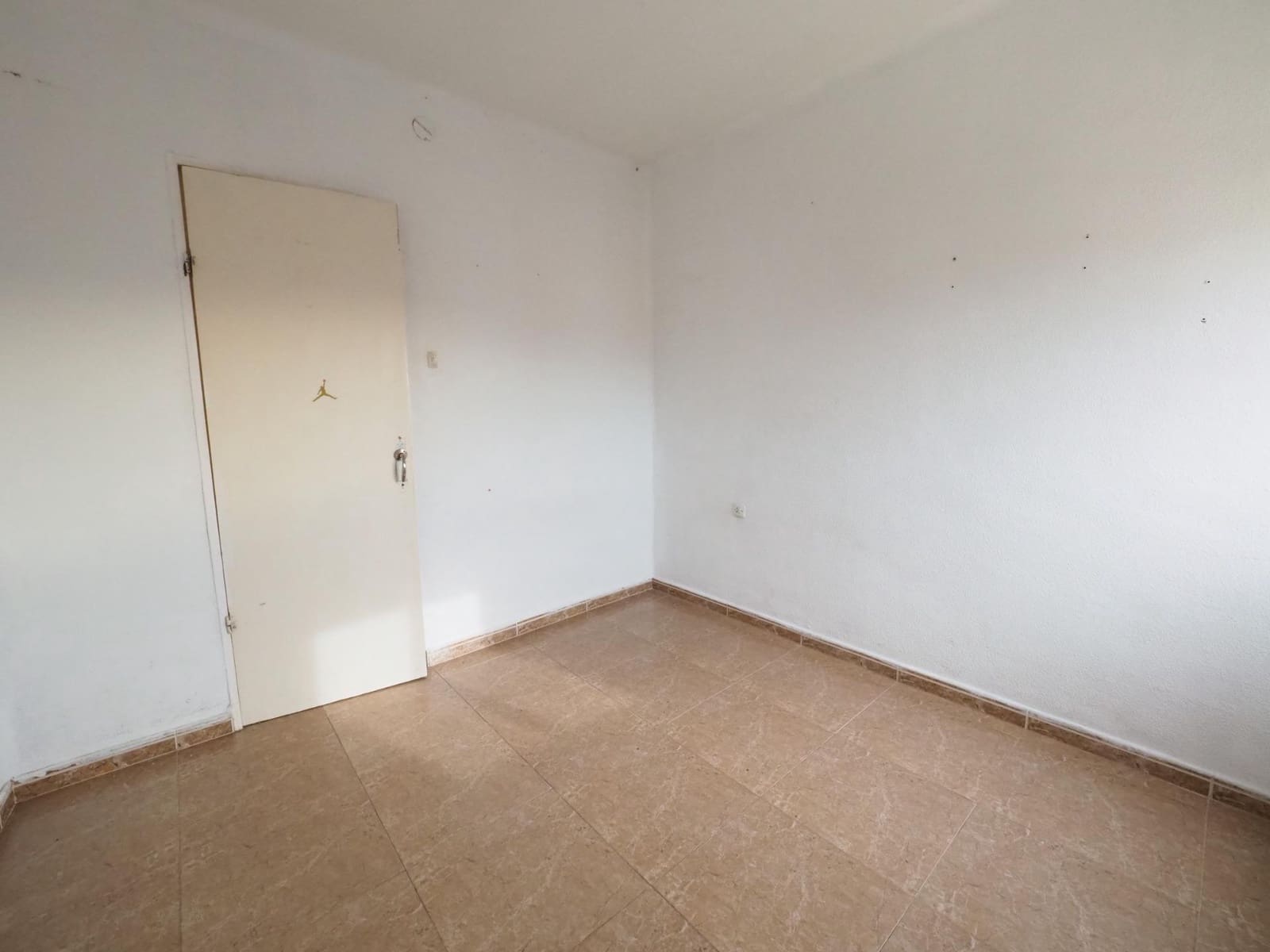 3 soverom Leilighet til salgs i Terrassa - € 89 000 (Ref: 9908301)