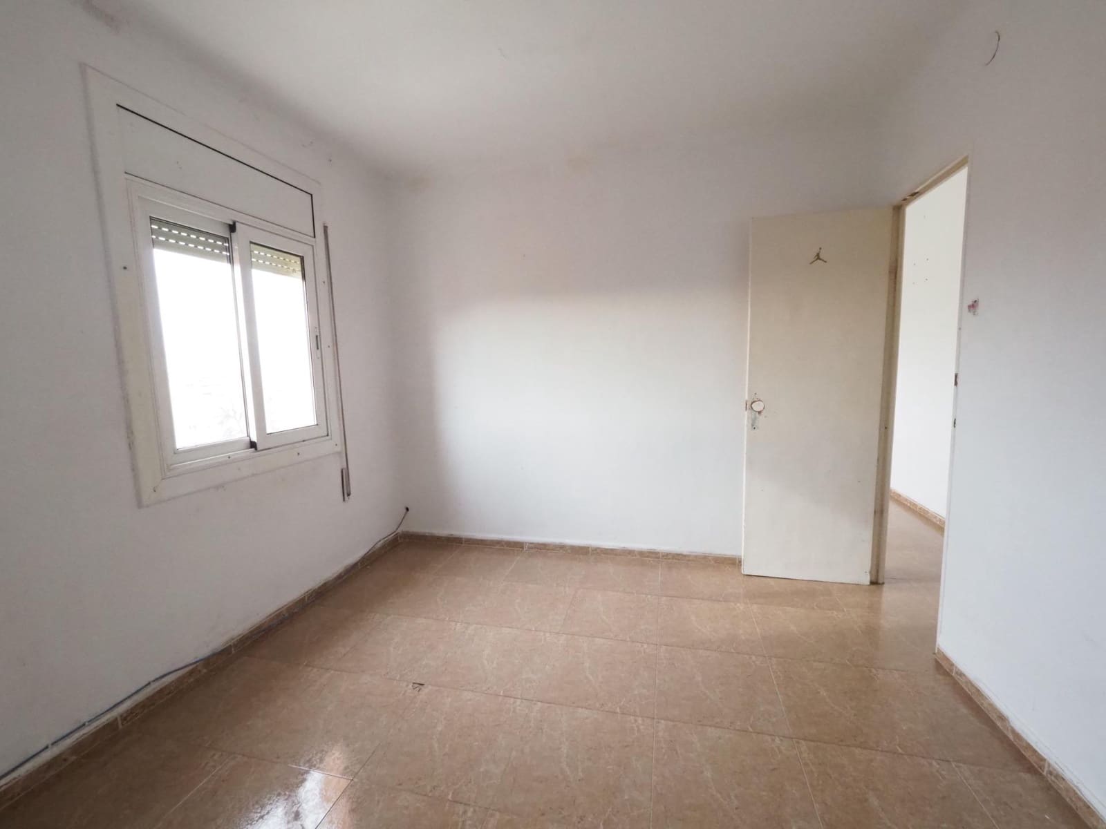 3 soverom Leilighet til salgs i Terrassa - € 89 000 (Ref: 9908301)