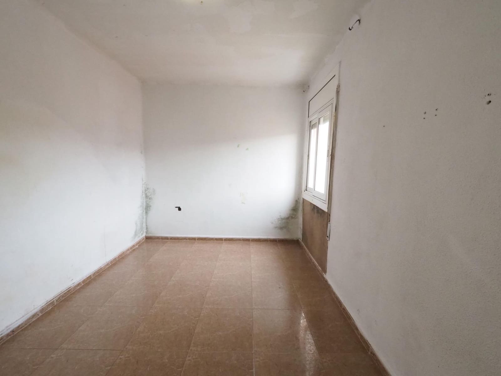 3 soverom Leilighet til salgs i Terrassa - € 89 000 (Ref: 9908301)