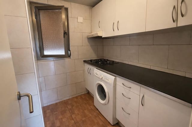 3 makuuhuone Asunto myytävänä paikassa Badalona - 115 000 € (Ref: 9908305)