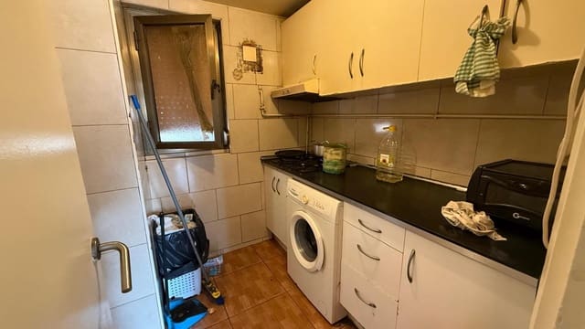 3 makuuhuone Asunto myytävänä paikassa Badalona - 115 000 € (Ref: 9908305)