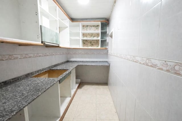 Casa de 4 habitaciones en Terrassa en venta - 185.000 € (Ref: 9908306)