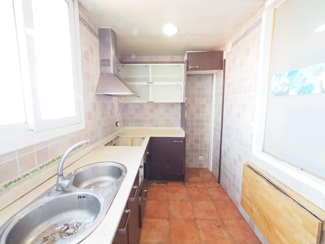 3 Zimmer Wohnung zu verkaufen in Terrassa - 124.000 € (Ref: 9908308)