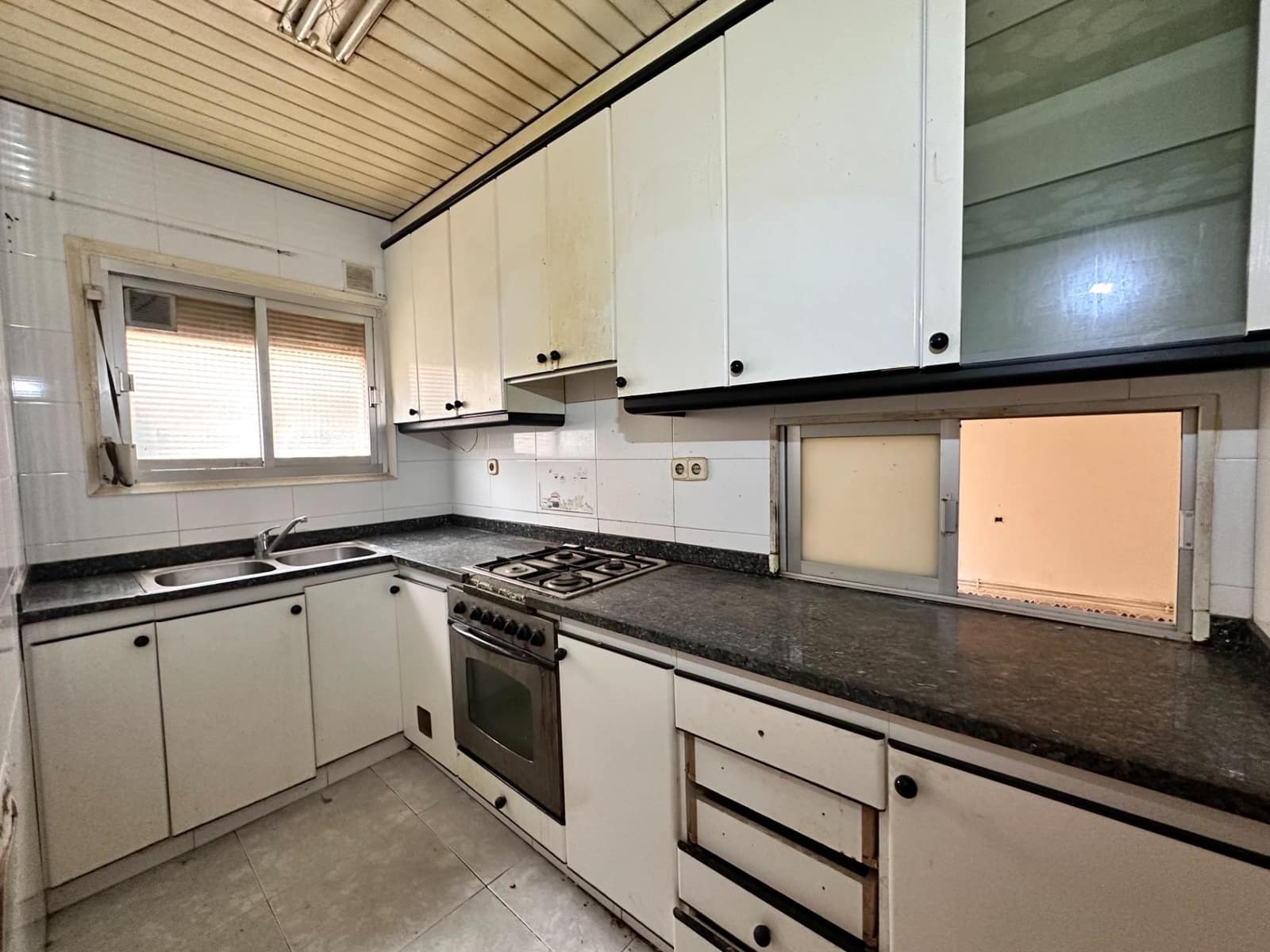 3 Zimmer Wohnung zu verkaufen in Terrassa - 115.000 € (Ref: 9908309)