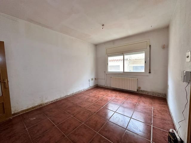 3 Zimmer Wohnung zu verkaufen in Terrassa - 115.000 € (Ref: 9908309)