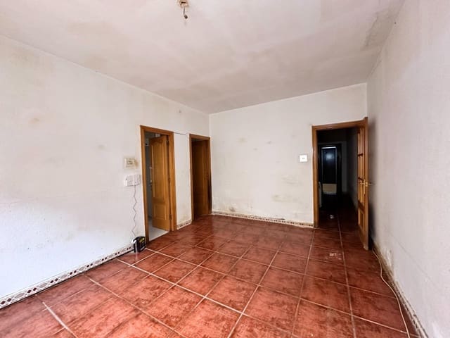 3 Zimmer Wohnung zu verkaufen in Terrassa - 115.000 € (Ref: 9908309)
