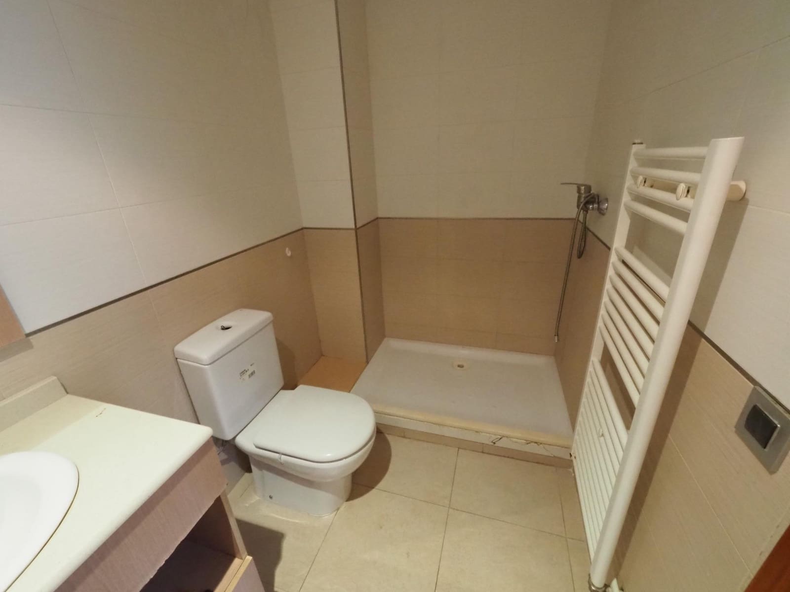 2 Zimmer Wohnung zu verkaufen in Roda de Ter - 100.000 € (Ref: 9908310)