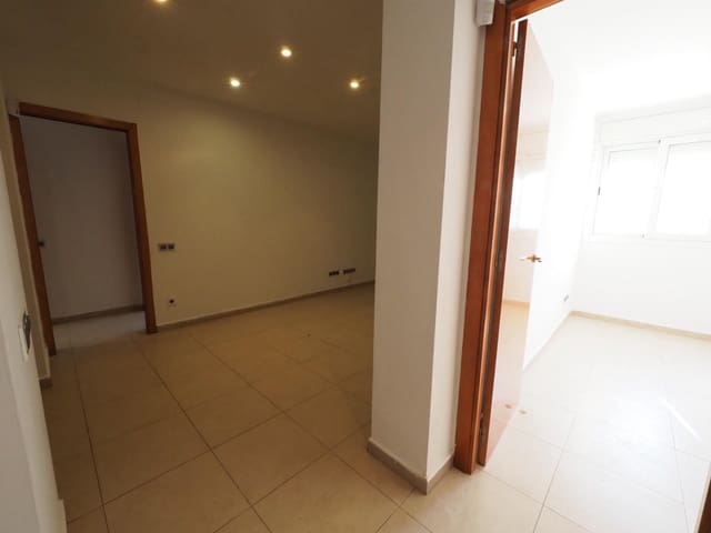 Piso de 2 habitaciones en Roda de Ter en venta - 100.000 € (Ref: 9908310)