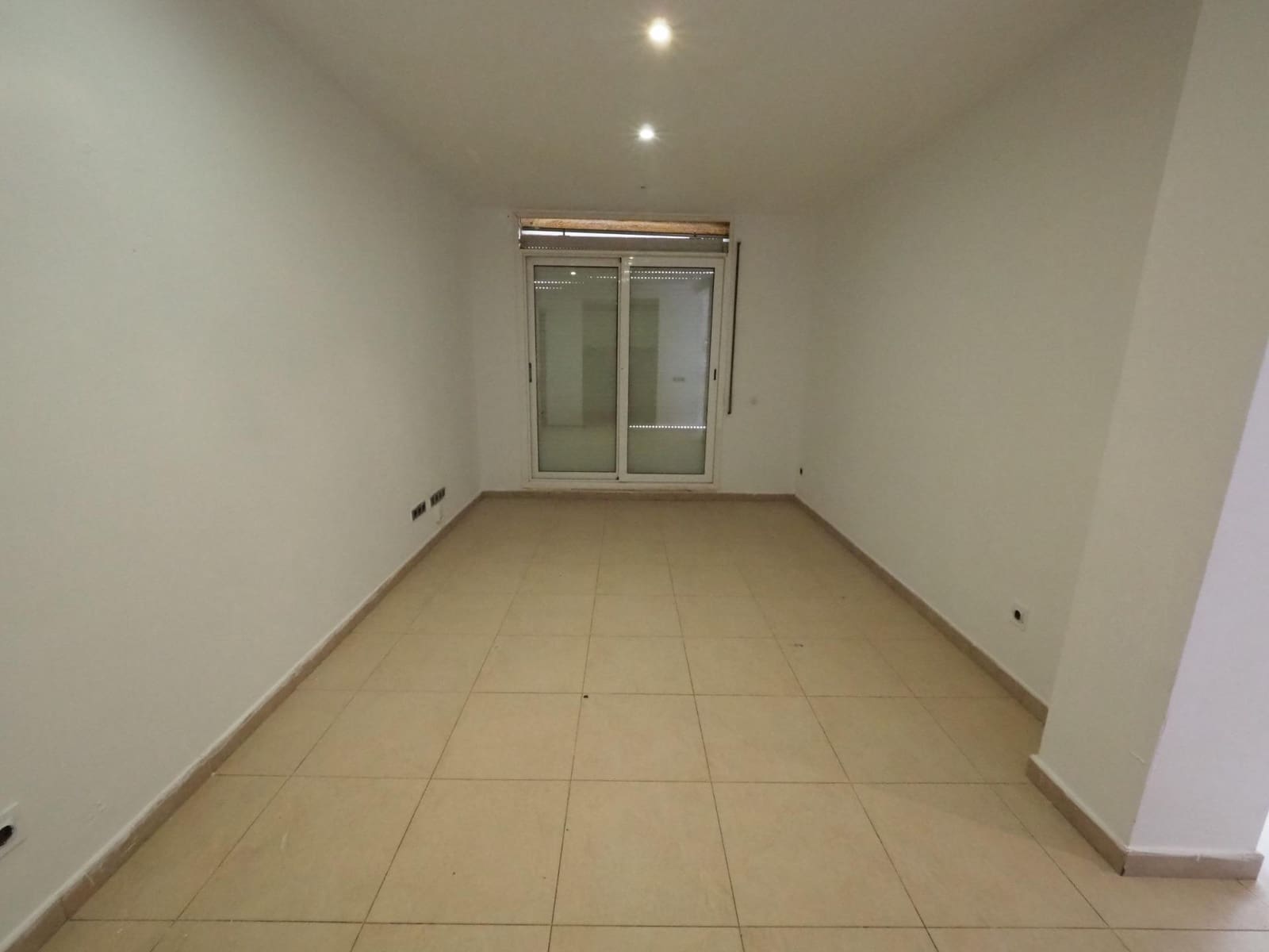 2 Zimmer Wohnung zu verkaufen in Roda de Ter - 100.000 € (Ref: 9908310)
