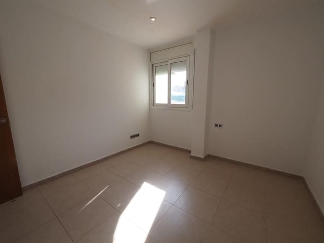 Piso de 2 habitaciones en Roda de Ter en venta - 100.000 € (Ref: 9908310)