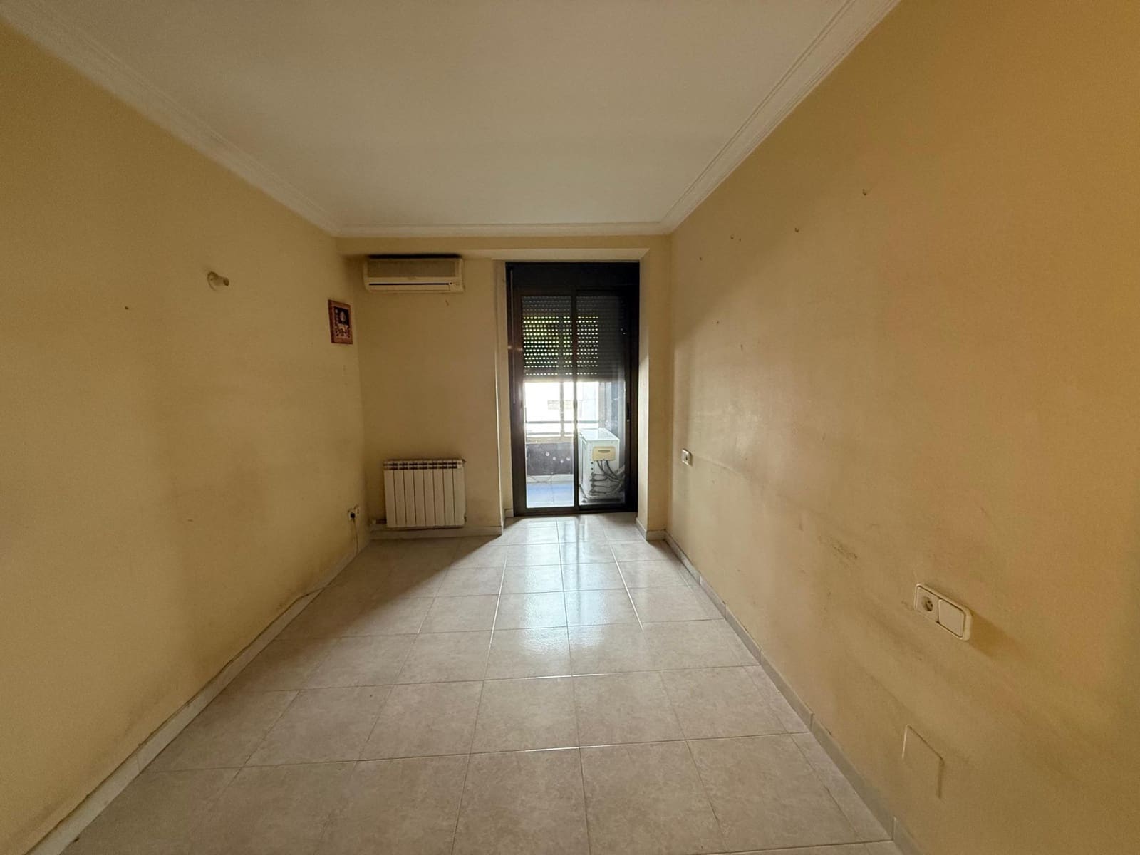 4 bedroom Flat for sale in Cambrils - € 192,000 (Ref: 9908312)