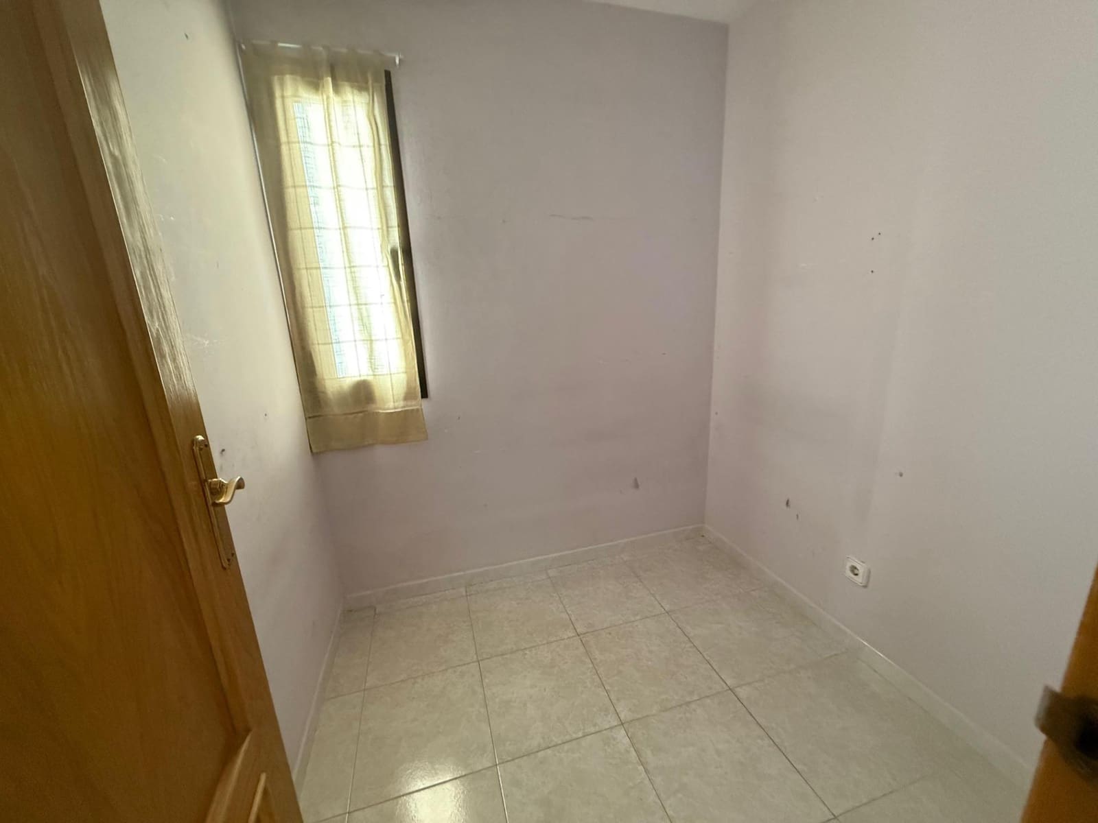 4 bedroom Flat for sale in Cambrils - € 192,000 (Ref: 9908312)