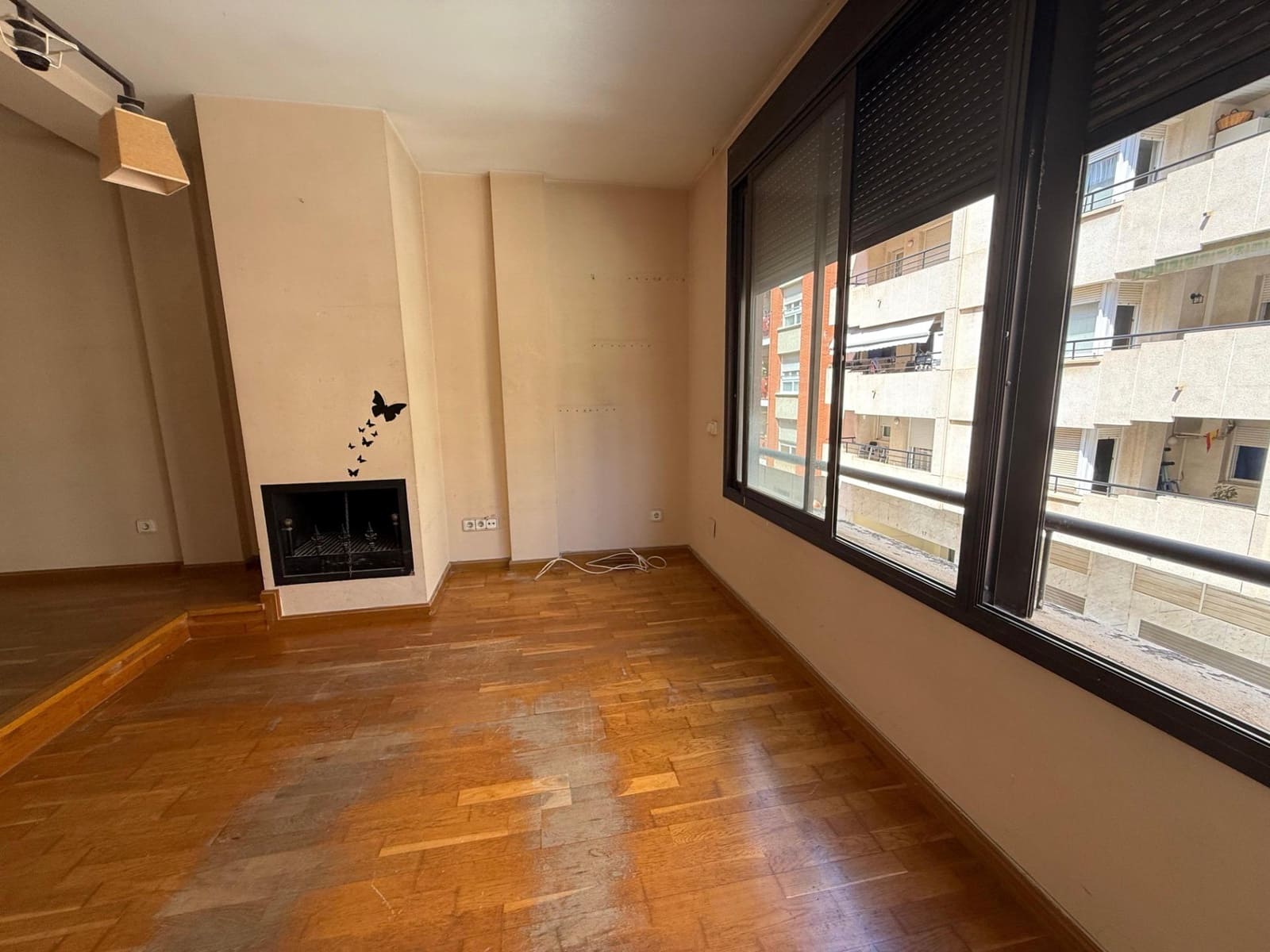 4 bedroom Flat for sale in Cambrils - € 192,000 (Ref: 9908312)
