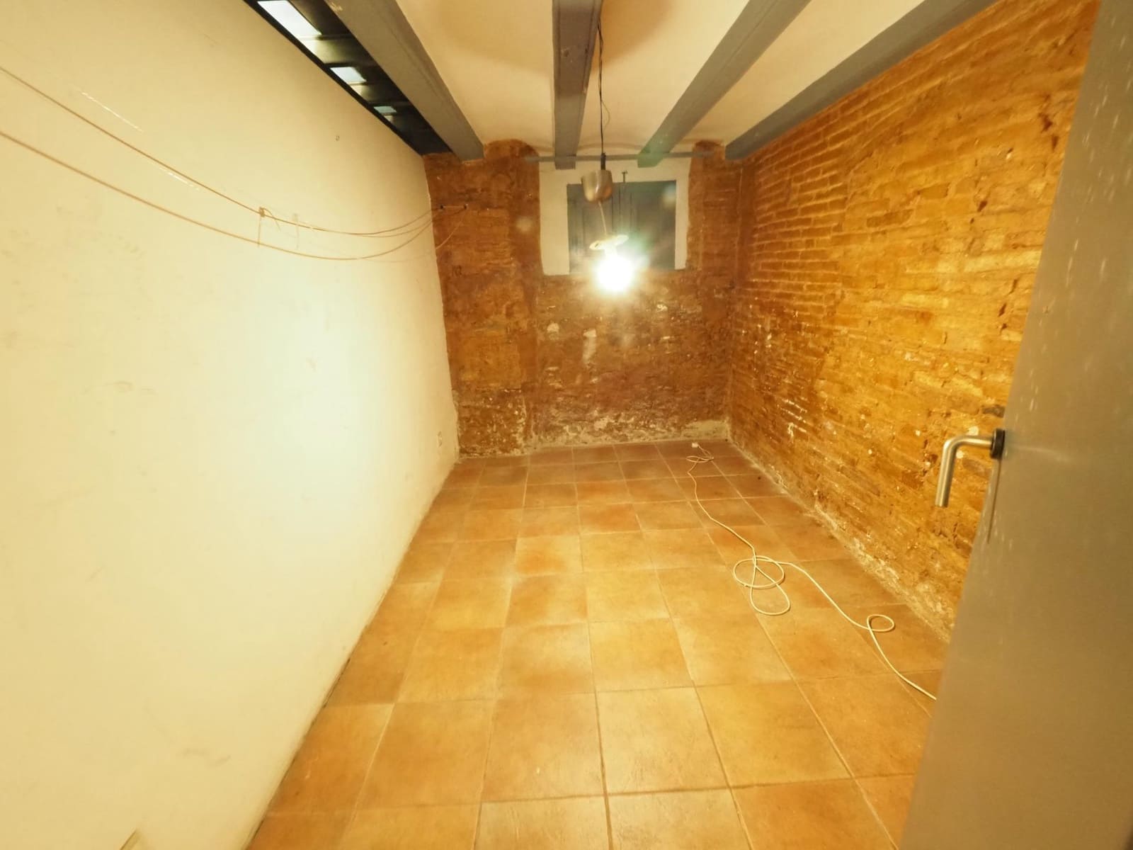 4 Zimmer Wohnung zu verkaufen in Barcelona Stadt - 159.000 € (Ref: 9908317)