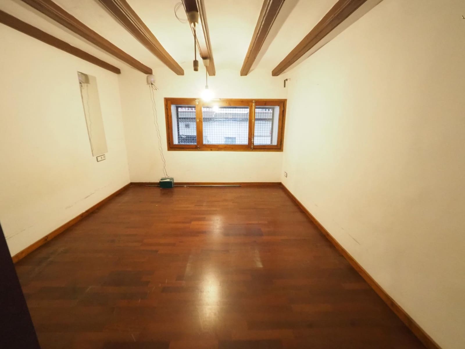 4 Zimmer Wohnung zu verkaufen in Barcelona Stadt - 159.000 € (Ref: 9908317)