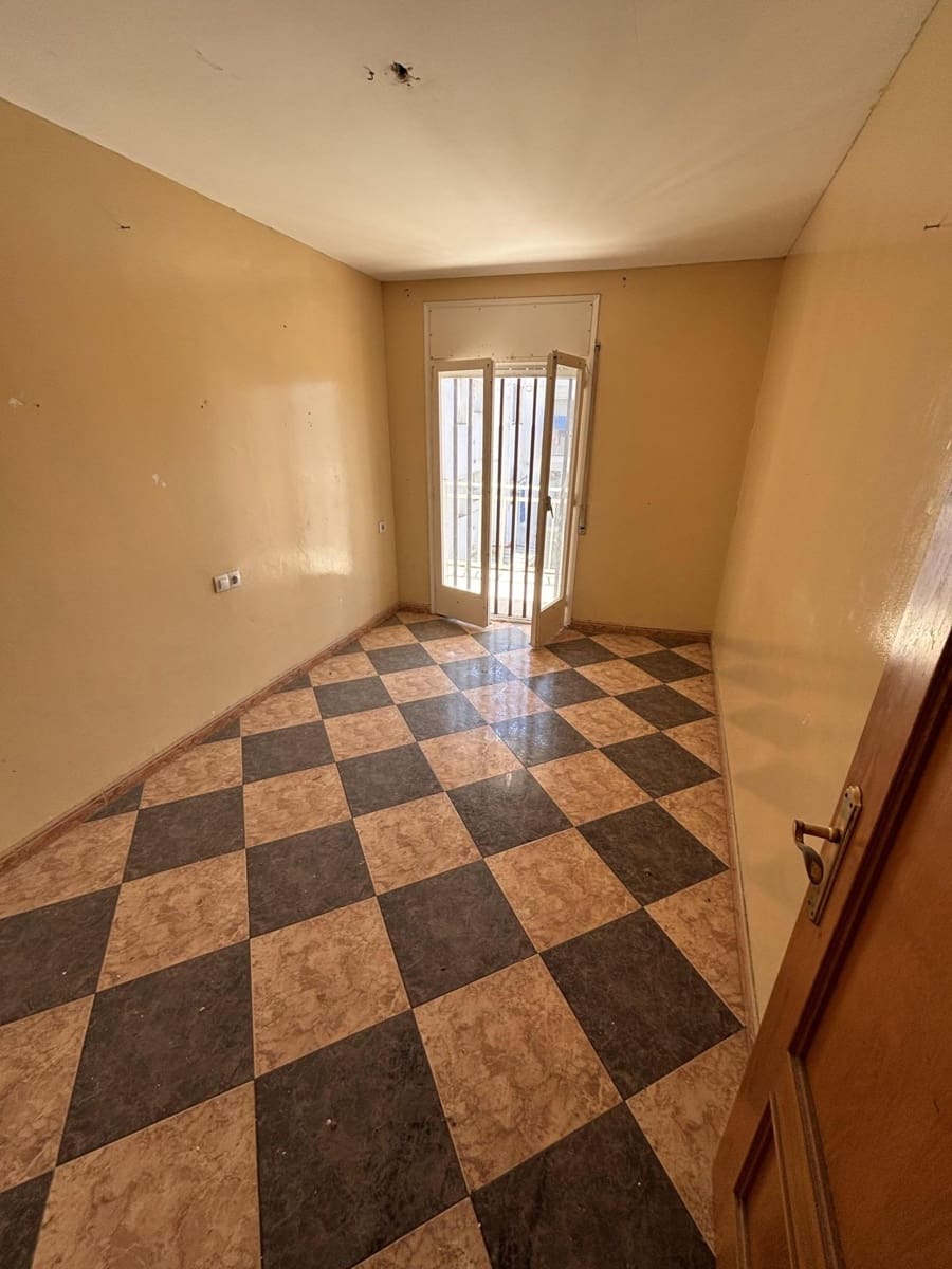 3 bedroom Flat for sale in Bonavista - € 82,000 (Ref: 9908319)