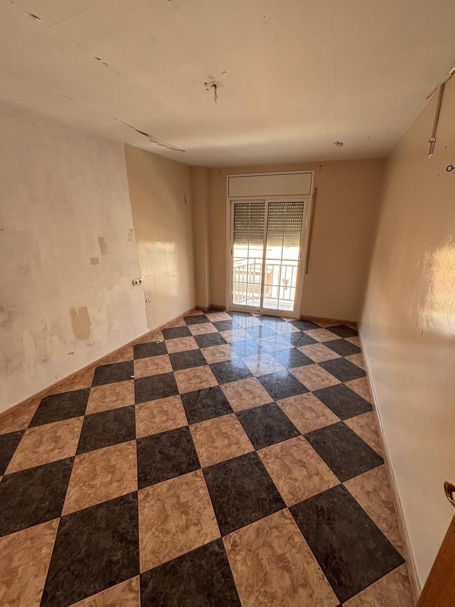3 bedroom Flat for sale in Bonavista - € 82,000 (Ref: 9908319)