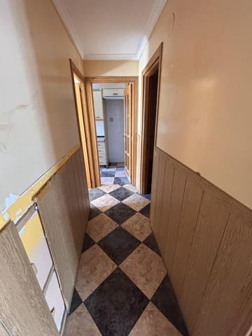 3 bedroom Flat for sale in Bonavista, Tarragona city - € 82,000 (Ref: 9908319)