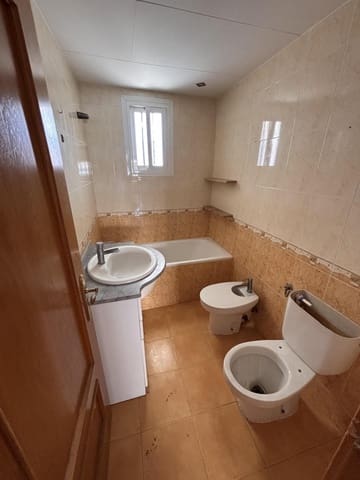 3 bedroom Flat for sale in Bonavista, Tarragona city - € 82,000 (Ref: 9908319)
