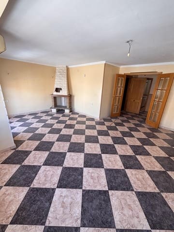 3 bedroom Flat for sale in Bonavista, Tarragona city - € 82,000 (Ref: 9908319)